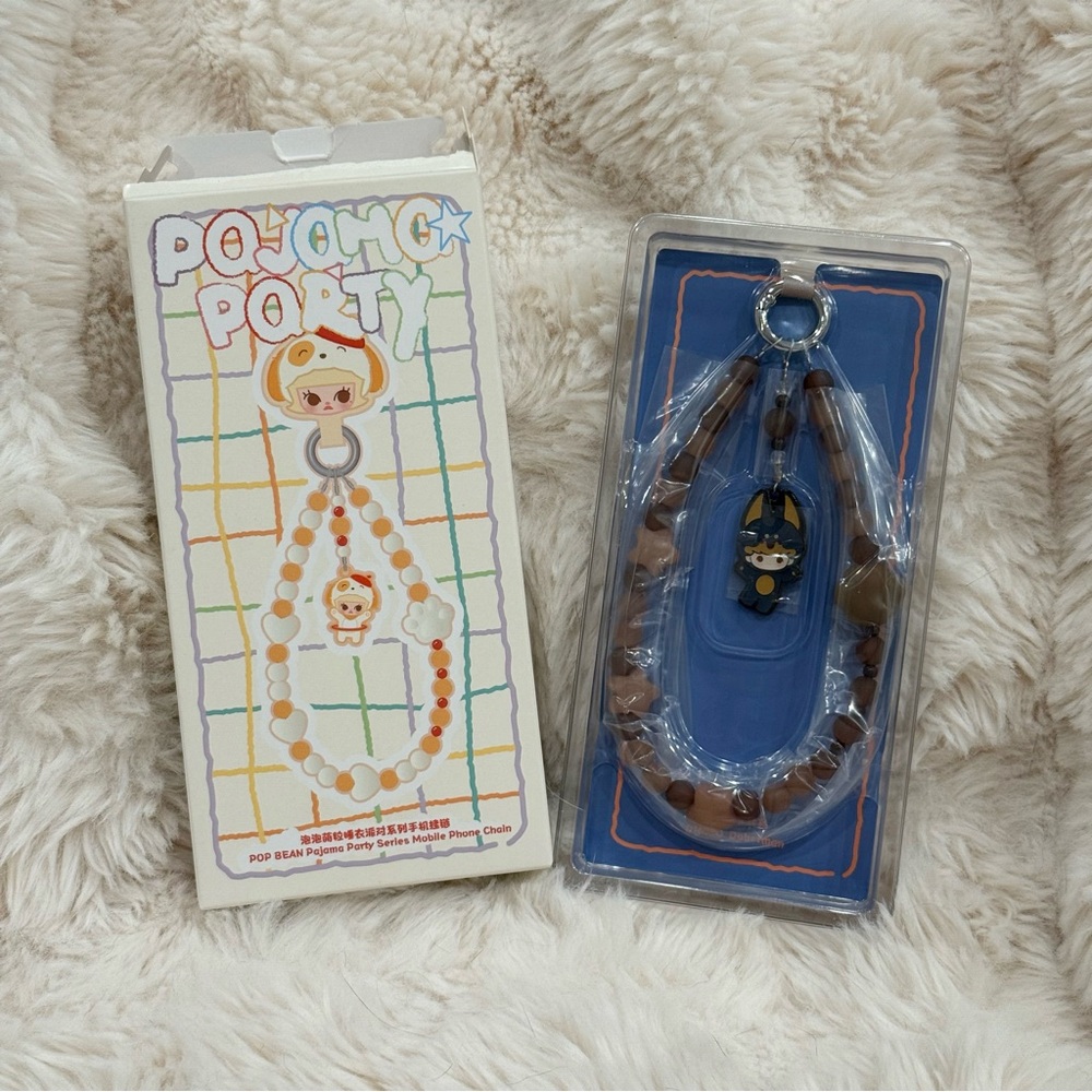 BRAND NEW POP BEAN Pajama Party mobile phone chain - DIMOO Doberman